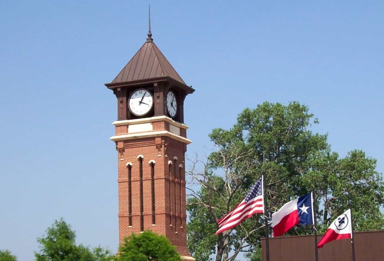 whistlestop-clock-tower-IrvingTX-Campbellsville